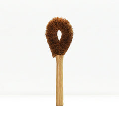 Dish brush with coconut bristles
