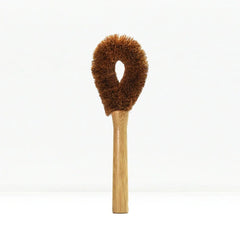 Dish brush with coconut bristles